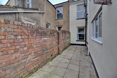 4 bedroom Terraced House to let in Gloucester Road, Horfield, Bristol, BS7