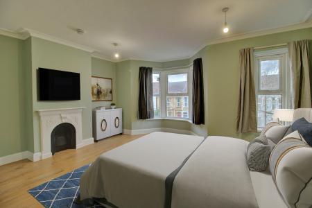 4 bedroom Terraced House to let in Gloucester Road, Horfield, Bristol, BS7