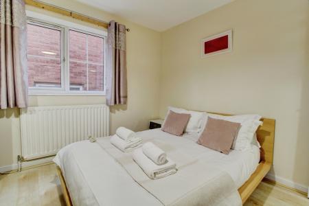 4 bedroom Semi-detached house to let in Silverbirch Close, Little Stoke, Bristol, BS34