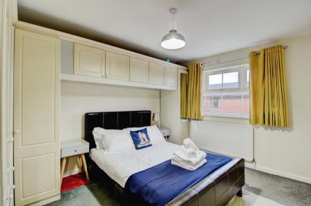 4 bedroom Semi-detached house to let in Silverbirch Close, Little Stoke, Bristol, BS34