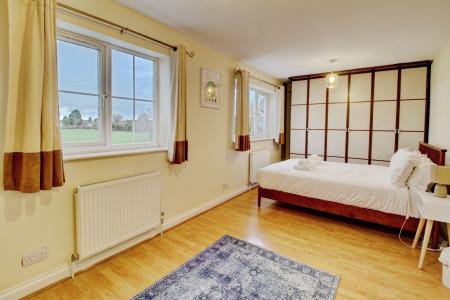 4 bedroom Semi-detached house to let in Silverbirch Close, Little Stoke, Bristol, BS34