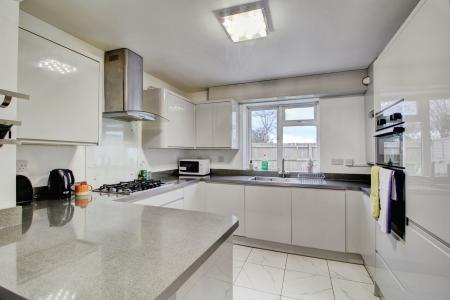 4 bedroom Semi-detached house to let in Silverbirch Close, Little Stoke, Bristol, BS34