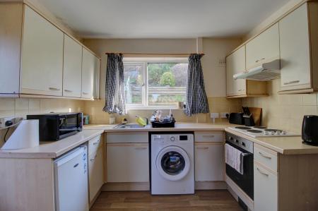 3 bedroom Semi-detached house to let in Ilsyn Grove, Stockwood, Bristol, BS14