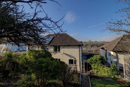 3 bedroom Semi-detached house to let in Ilsyn Grove, Stockwood, Bristol, BS14