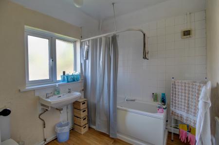 3 bedroom Semi-detached house to let in Ilsyn Grove, Stockwood, Bristol, BS14