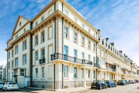 1 bedroom Flat for sale in Heene Terrace, Worthing, BN11