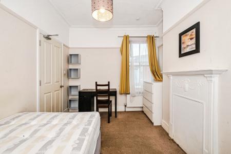 5 bedroom Terraced House for sale in Eastcourt Road, Worthing, BN14