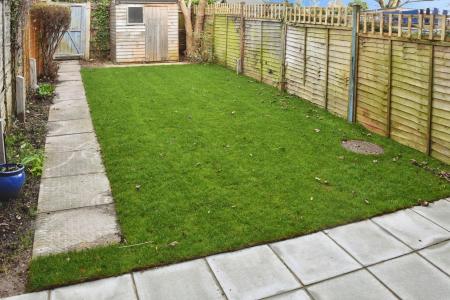 2 bedroom Terraced House to let in Elizabeth Place, Sompting, BN15