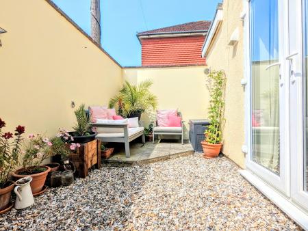 1 bedroom Flat to let in St. Dunstans Road, Worthing, BN13