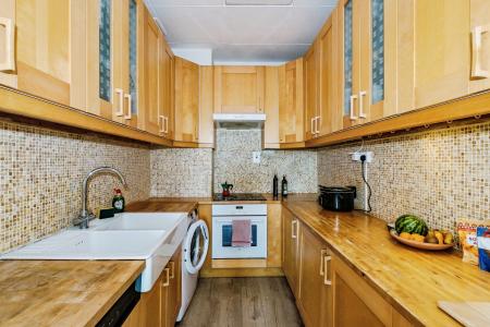 1 bedroom Flat to let in Heene Terrace, Worthing, BN11