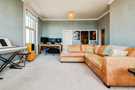 1 bedroom Flat to let in Heene Terrace, Worthing, BN11
