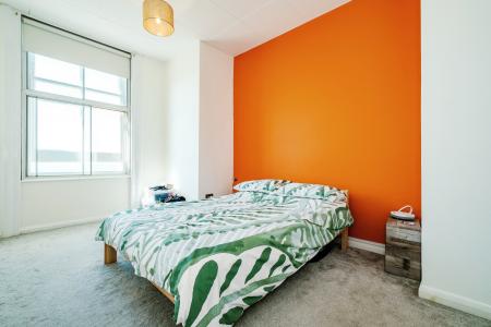 1 bedroom Flat to let in Heene Terrace, Worthing, BN11