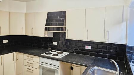 1 bedroom Flat to let in Bruce Avenue, Worthing, BN11