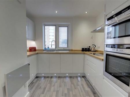 1 bedroom Flat to let in Boundary Road, Worthing, Worthing, BN11