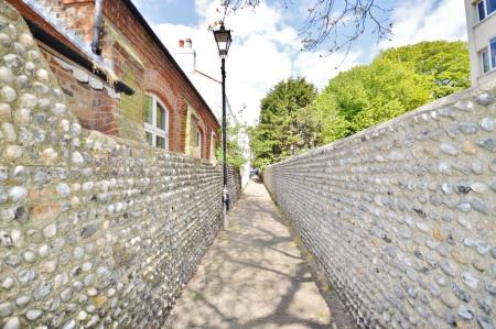 1 bedroom Flat to let in Ambrose Place, Worthing, BN11