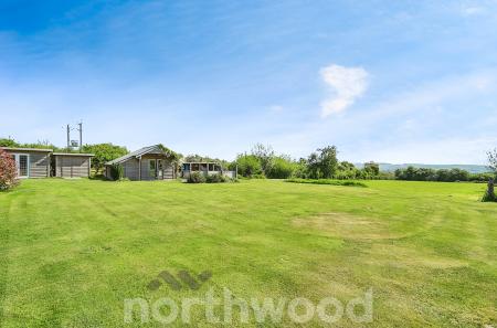 3 bedroom Semi-detached house for sale in The Granary, Acton Beauchamp