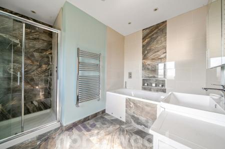 3 bedroom Semi-detached house for sale in The Granary, Acton Beauchamp