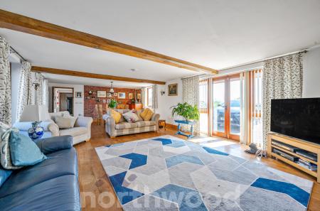 3 bedroom Semi-detached house for sale in The Granary, Acton Beauchamp