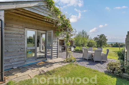 3 bedroom Semi-detached house for sale in The Granary, Acton Beauchamp