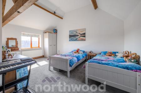 3 bedroom Semi-detached house for sale in The Granary, Acton Beauchamp