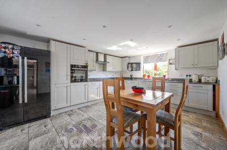 3 bedroom Semi-detached house for sale in The Granary, Acton Beauchamp
