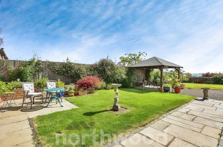 3 bedroom Semi-detached house for sale in The Granary, Acton Beauchamp