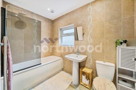 3 bedroom Semi-detached house for sale in Bath Road, Worcester, WR5