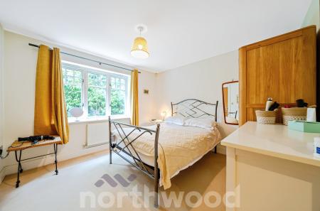 2 bedroom Apartment for sale in Hanbury House, Battenhall Road
