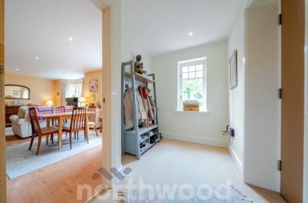 2 bedroom Apartment for sale in Hanbury House, Battenhall Road