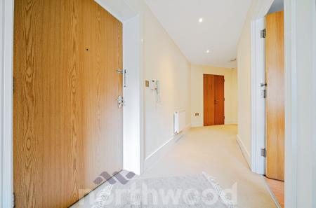 2 bedroom Apartment for sale in Hanbury House, Battenhall Road