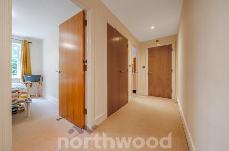 2 bedroom Apartment for sale in Hanbury House, Battenhall Road