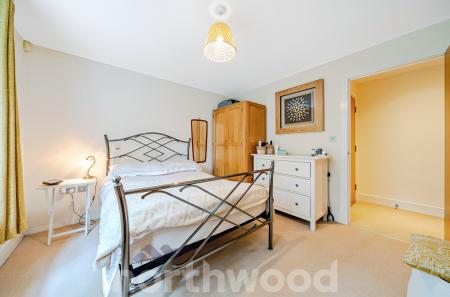 2 bedroom Apartment for sale in Hanbury House, Battenhall Road