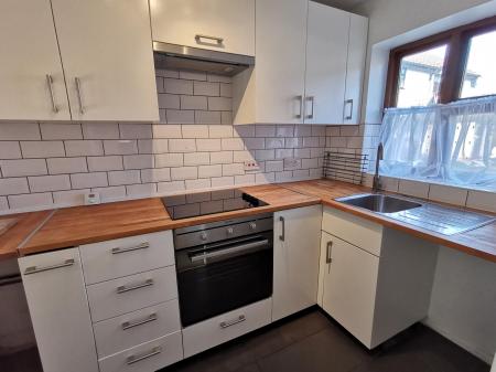2 bedroom Semi-detached house for sale in Larkspur Road, St Peters, Worcester, WR5