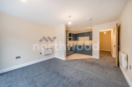2 bedroom Flat for sale in Newport House