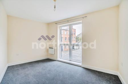 2 bedroom Flat for sale in Newport House