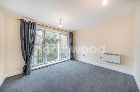2 bedroom Flat for sale in Newport House