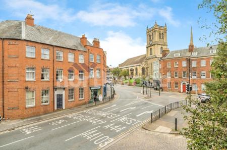 2 bedroom Flat for sale in Newport House