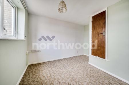 2 bedroom Ground floor maisonette for sale in Ullswater Close