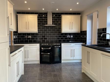 3 bedroom Bungalow to let in Bonneville, Broadwas, Worcestershire, WR6