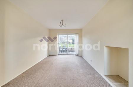 2 bedroom Semi-detached house for sale in Linden Road, Worcester, WR4