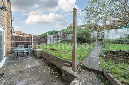 2 bedroom Semi-detached house for sale in Linden Road, Worcester, WR4