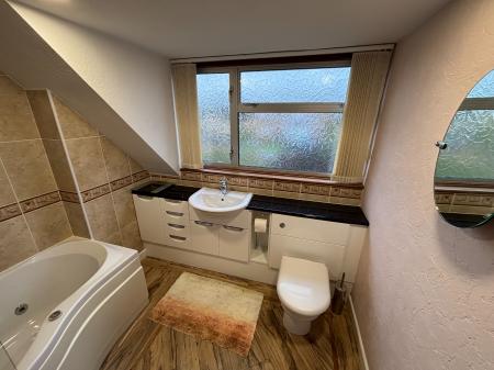 3 bedroom Semi-detached house to let in Broadfield Crescent, Fernhill Heath, Worcester, WR3