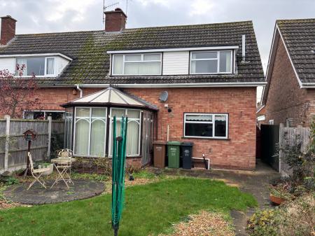 3 bedroom Semi-detached house to let in Broadfield Crescent, Fernhill Heath, Worcester, WR3