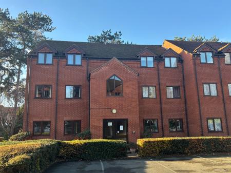 2 bedroom Flat to let in Droitwich Road, Worcestershire, WR3