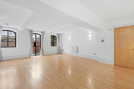 1 bedroom Apartment to let in Sansome Walk, City Centre, Worcester, WR1