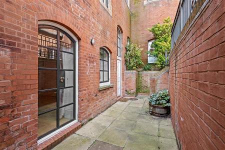 1 bedroom Apartment to let in Sansome Walk, City Centre, Worcester, WR1