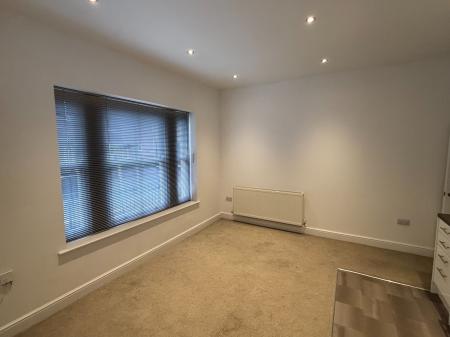 1 bedroom Flat to let in 2 Sebright Avenue, London Road, Worcester, WR5
