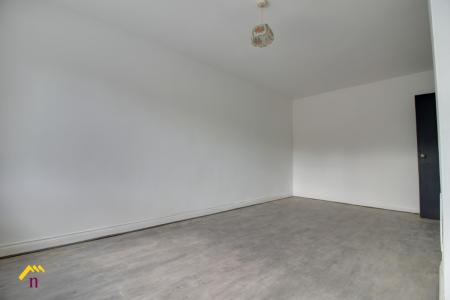 2 bedroom Flat to let in Bloomhill Road, Moorends, Doncaster, DN8