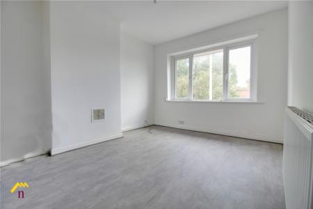 2 bedroom Flat to let in Bloomhill Road, Moorends, Doncaster, DN8