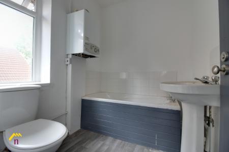 2 bedroom Flat to let in Bloomhill Road, Moorends, Doncaster, DN8